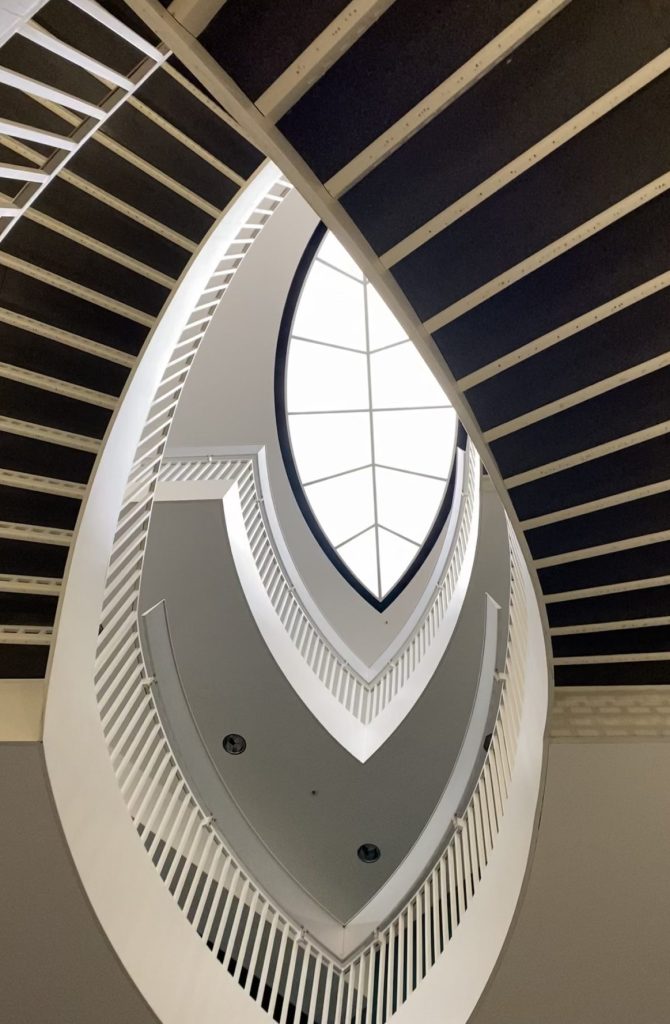 abstract-geometrical-architecture-e1640769925860